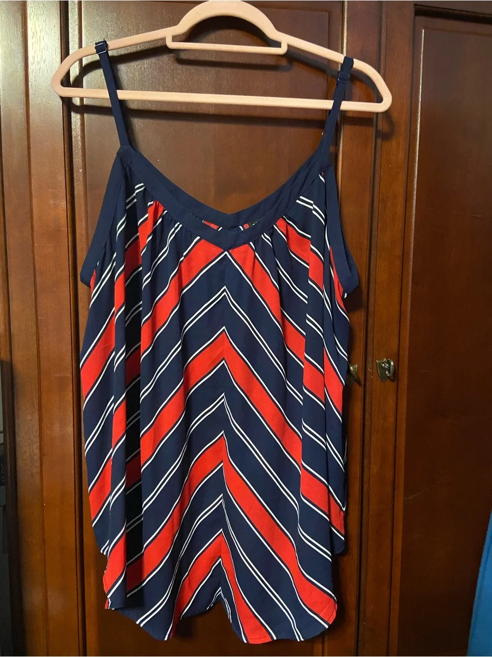 Torrid Size 2 Navy Red Chevron Stripe Cami Tank Top | Size 2X (18/20) - Picture 5 of 9